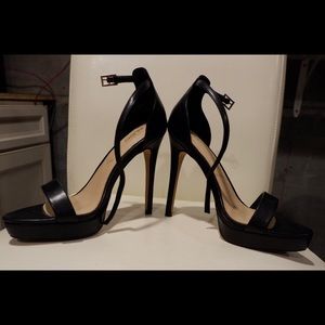 High-heeled sandal - platform